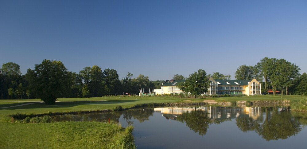 Golfhotel Gutshof Penning — Rotthalmunster