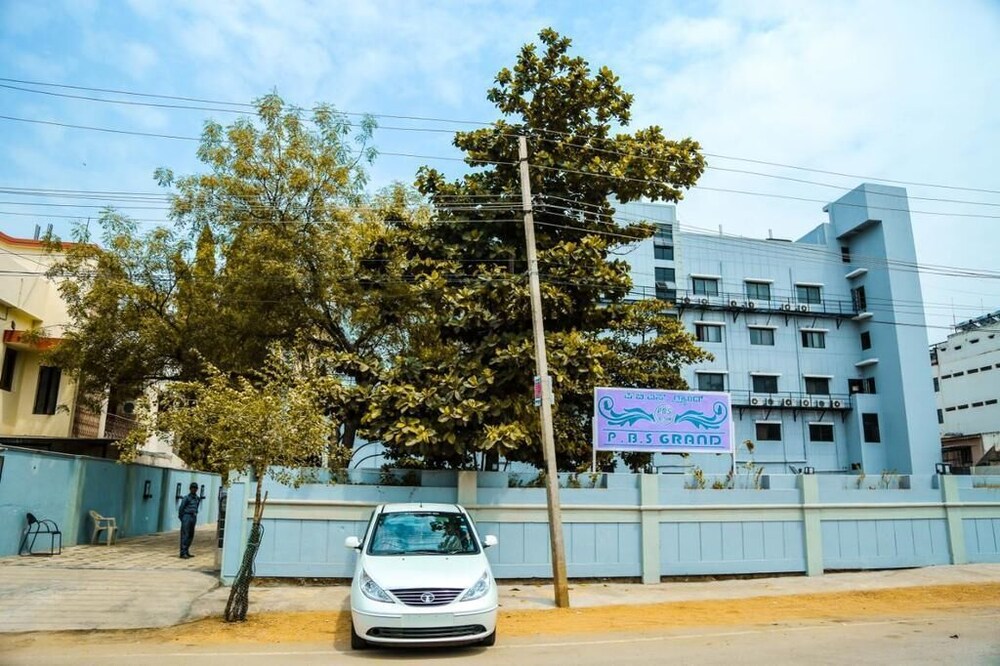 Hotel Pbs Grand by Amoghraj in Hospet, India