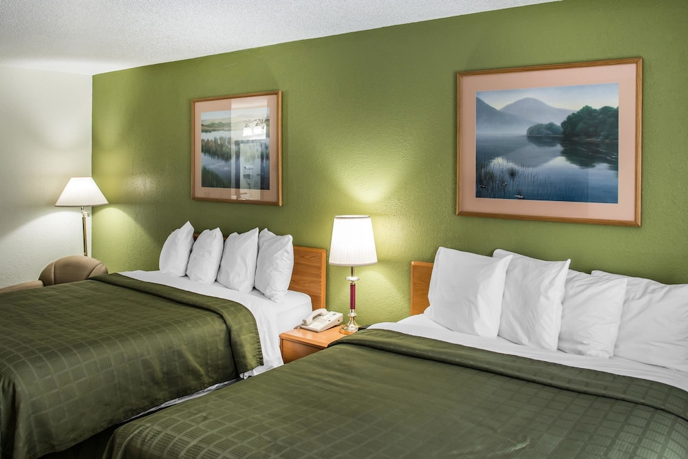 Hudson Inn & Suites - photo 8