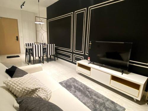 High Floor Luxury KL Residence with Infinity Pool — 4-Star Luxury Hotel in Kuala Lumpur, Malaysia