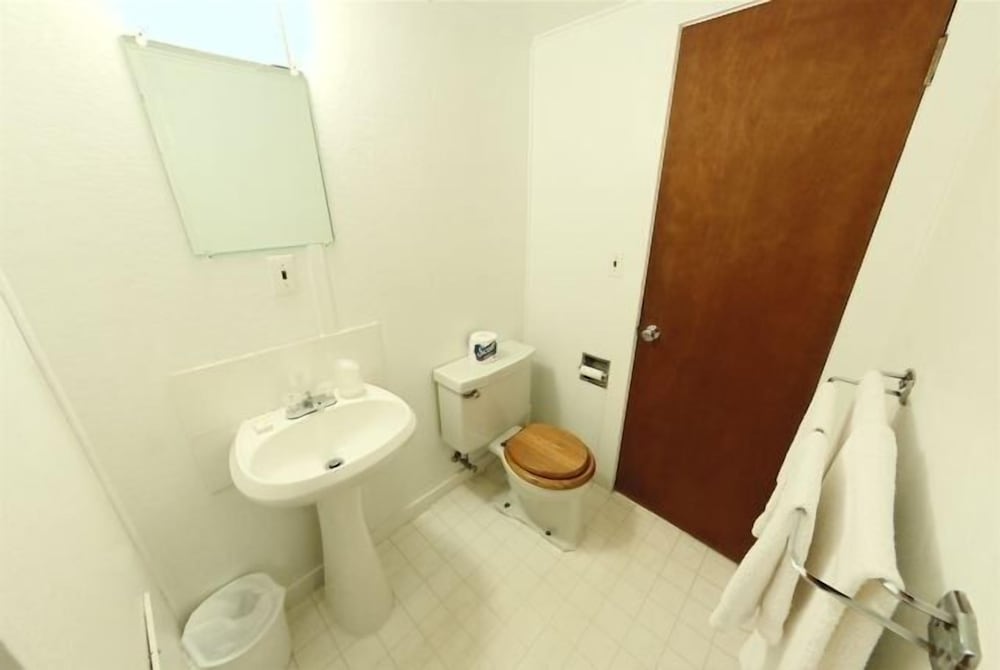 The Riverside Inn - photo 31