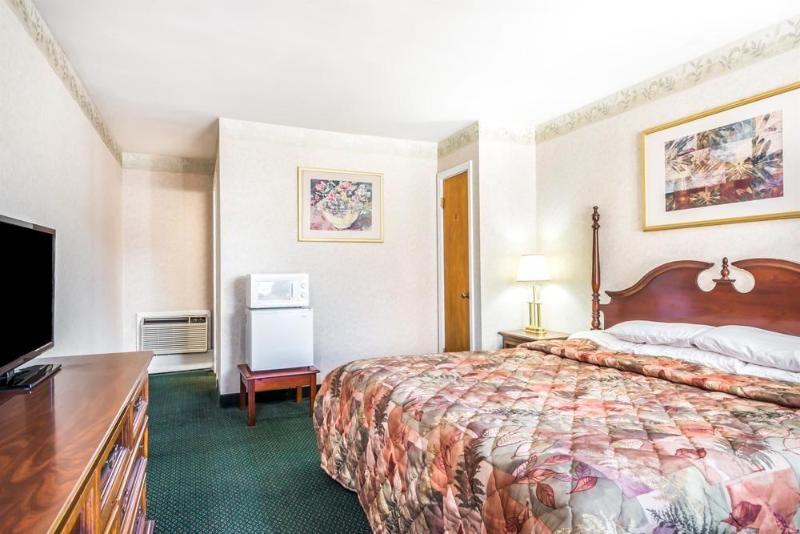 Knights Inn Lenox - photo 4