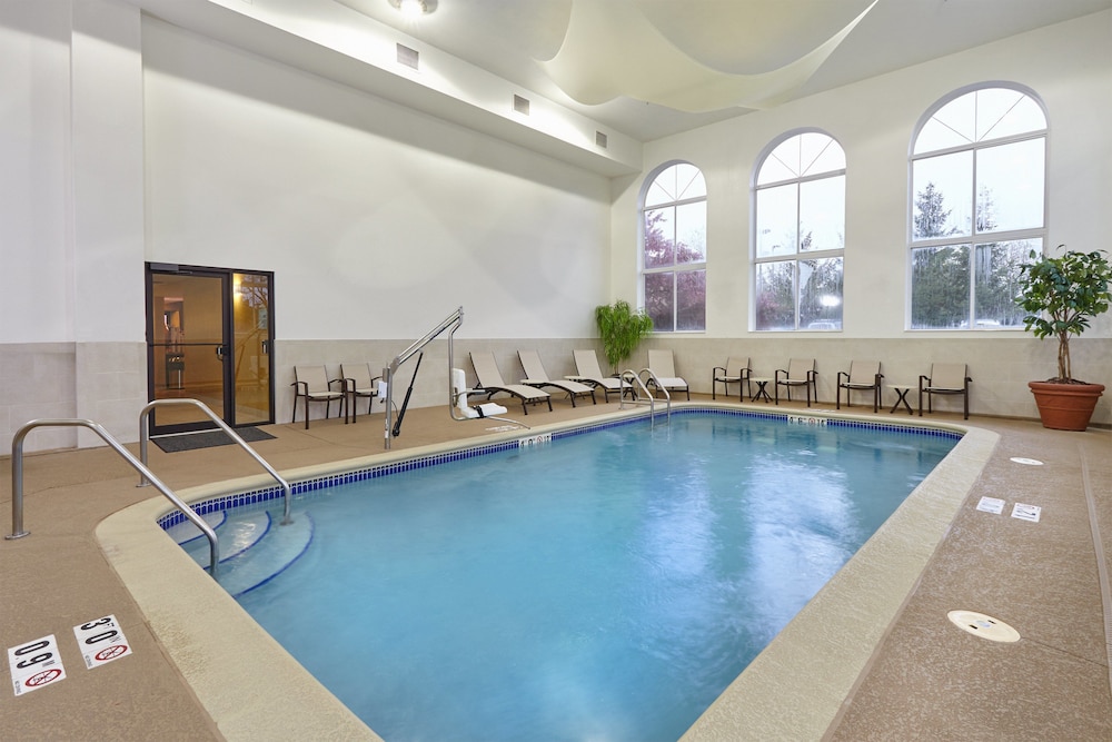 Holiday Inn Express & Suites Chicago Libertyville by IHG - photo 30