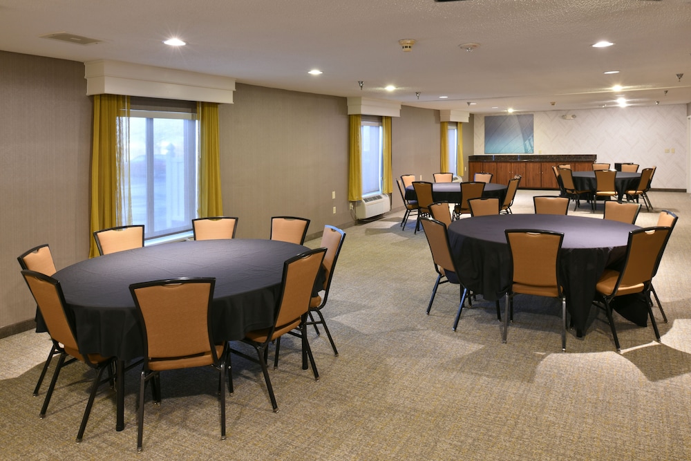 SpringHill Suites Des Moines West - photo 26