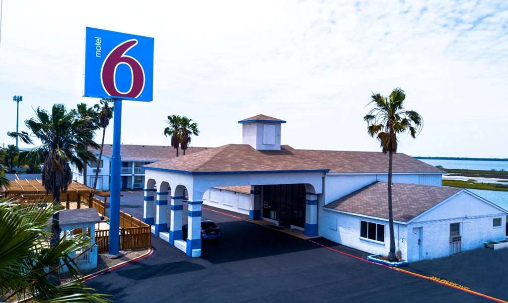 Motel 6 Portland TX - photo 5
