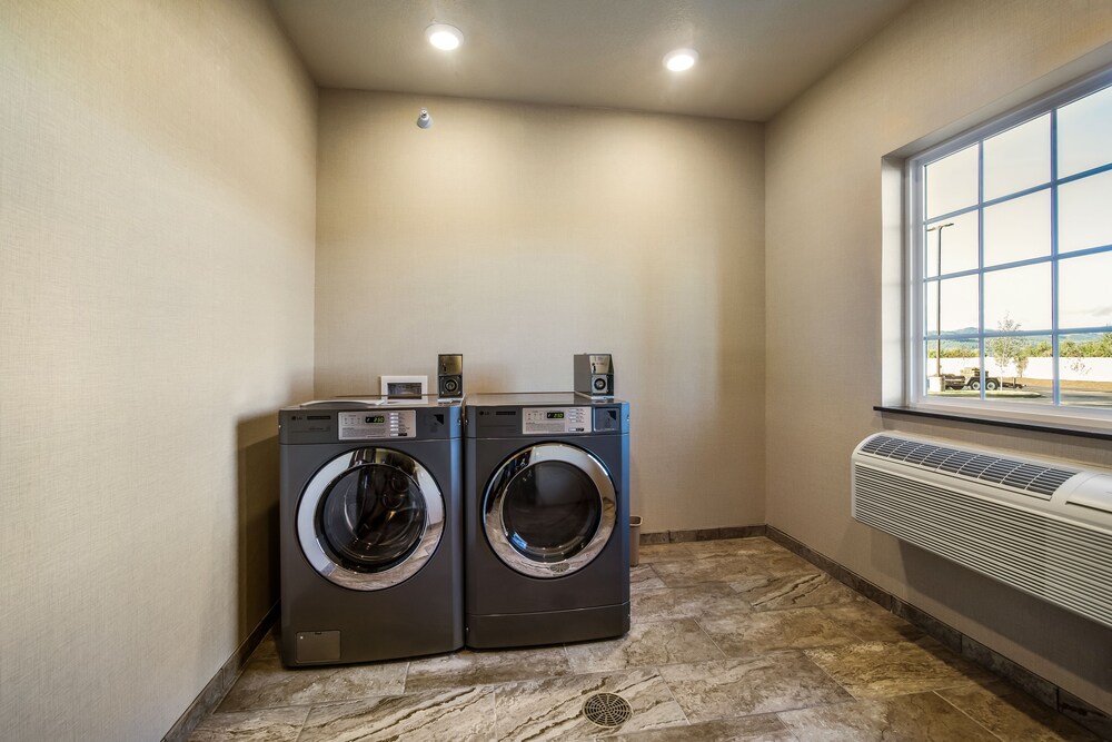 Cobblestone Hotel & Suites Victor - photo 18
