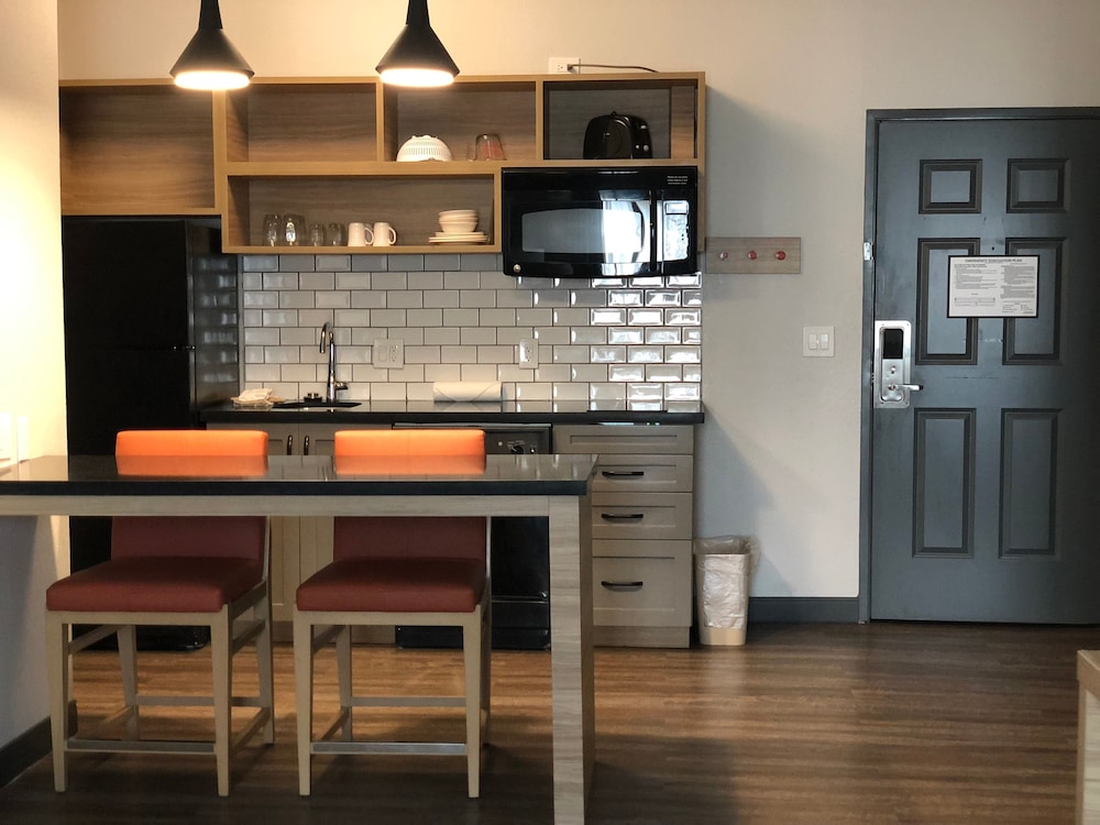 Candlewood Suites Mount Pleasant by IHG - photo 42