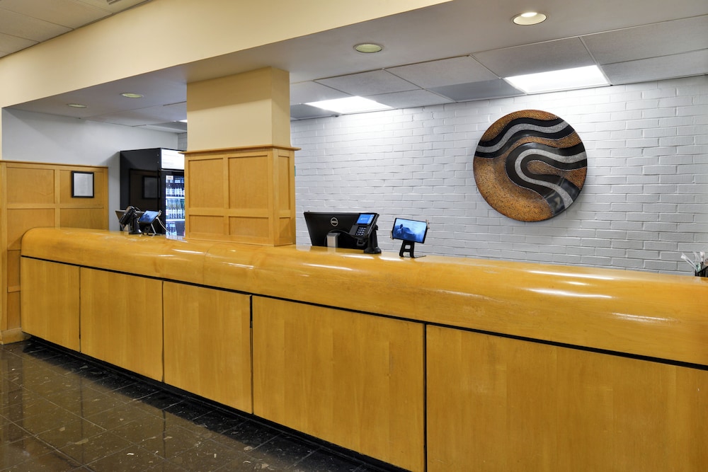 Hawthorne Inn and Conference Center - photo 4