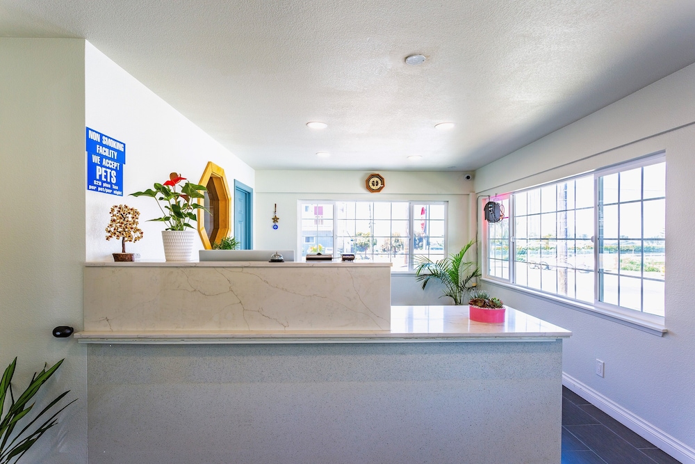 Coastal Breeze Inn - photo 33