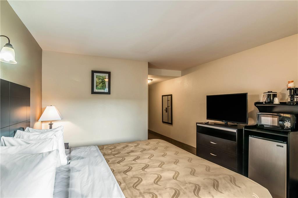 Quality Inn & Suites near Downtown Bakersfield - photo 8