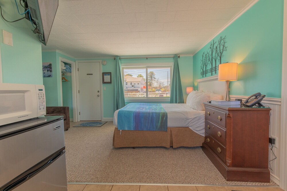 Footbridge Beach Motel - photo 64