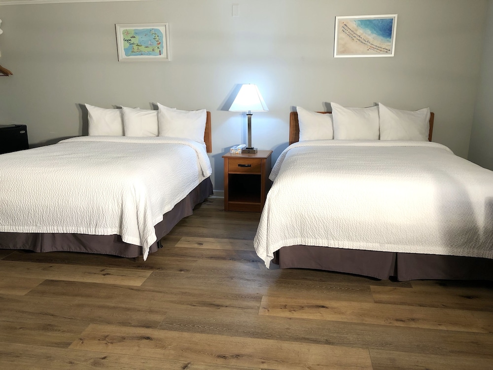 Hyannis Inn - photo 13