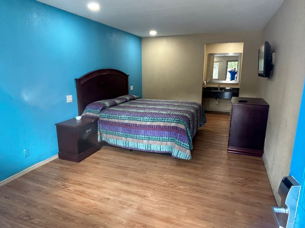 Blue Star Inn - photo 17