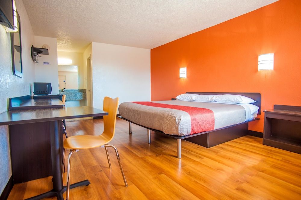 Motel 6 Corsicana - photo 17