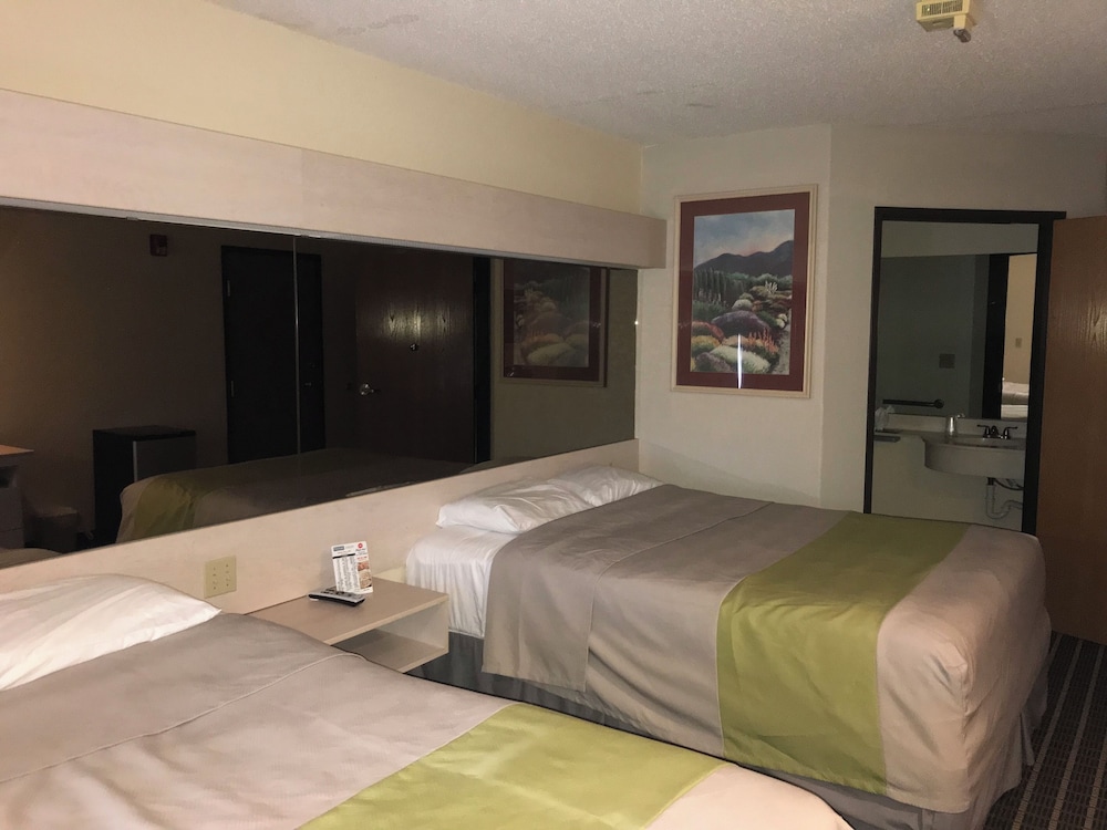 Chadron Inn & Suites - photo 7