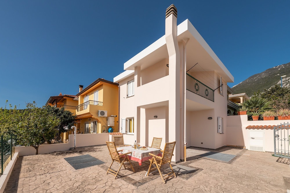 Villino Panna — 4-Star Luxury Hotel in Dorgali, Italy