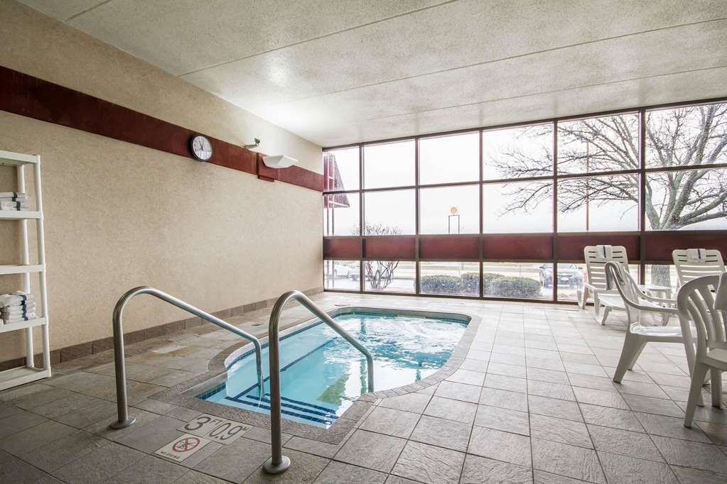 Comfort Inn & Suites Madison Airport - photo 33