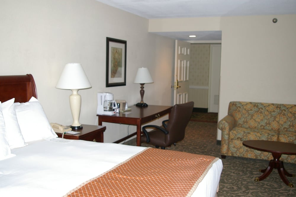 Sturbridge Host Hotel & Conference Center - photo 6