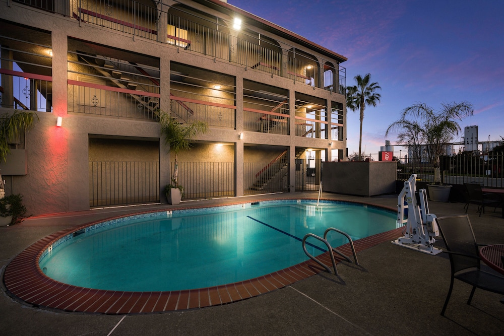 Red Roof Inn Stockton - photo 36