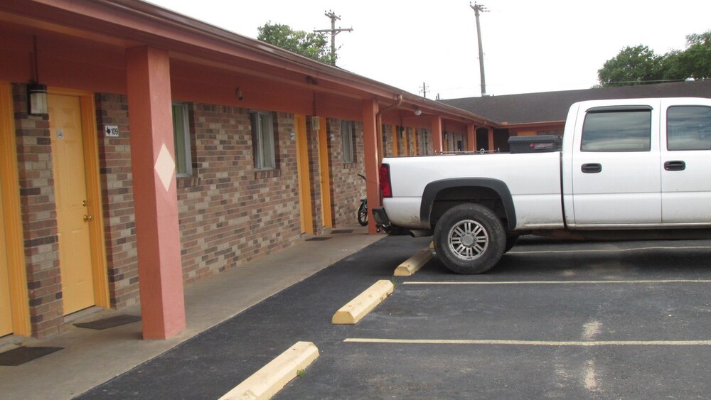 Sportsman Motel - photo 19
