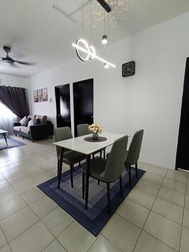 Cozy Nest at Coutryhomes Rawang by Bliss Stay Management — 4-Star Luxury Hotel in Rawang, Malaysia