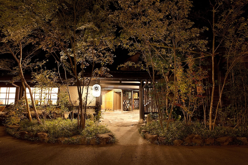 Gokuraku Onsen Takumi No Yado — hotel in Miyazaki