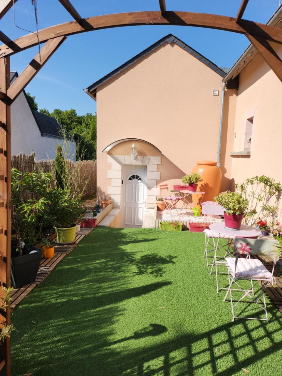 Les Oliviers — hotel in Veigne