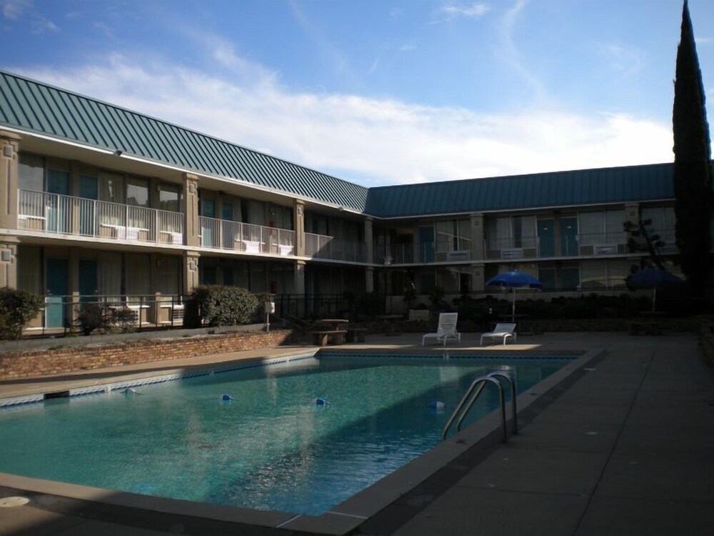 Bossier Inn and Suites - photo 28