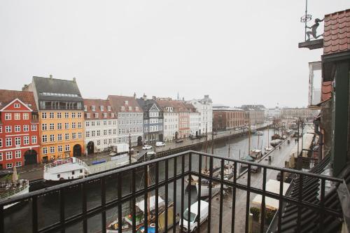Modern 3BR Duplex Apartment in Nyhavn w Private Balcony — 4-Star Luxury Hotel in Copenhagen, Denmark