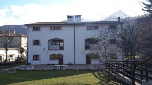 Affittacamere L'Airone — hotel in Villetta Barrea