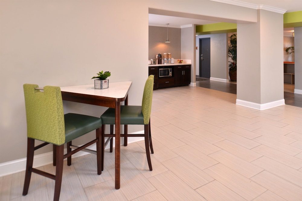 Americas Best Value Inn Memphis Airport - photo 23