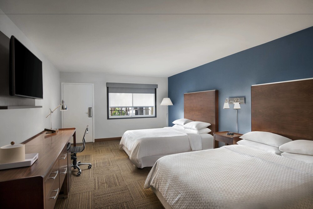 Four Points by Sheraton Anaheim - photo 9