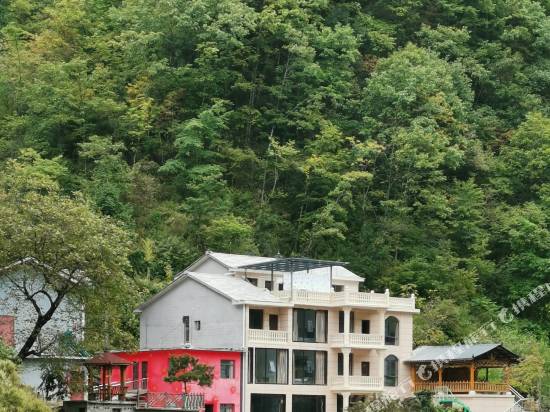 shennongjia Bear Hotel in Songbai, People's Republic of China