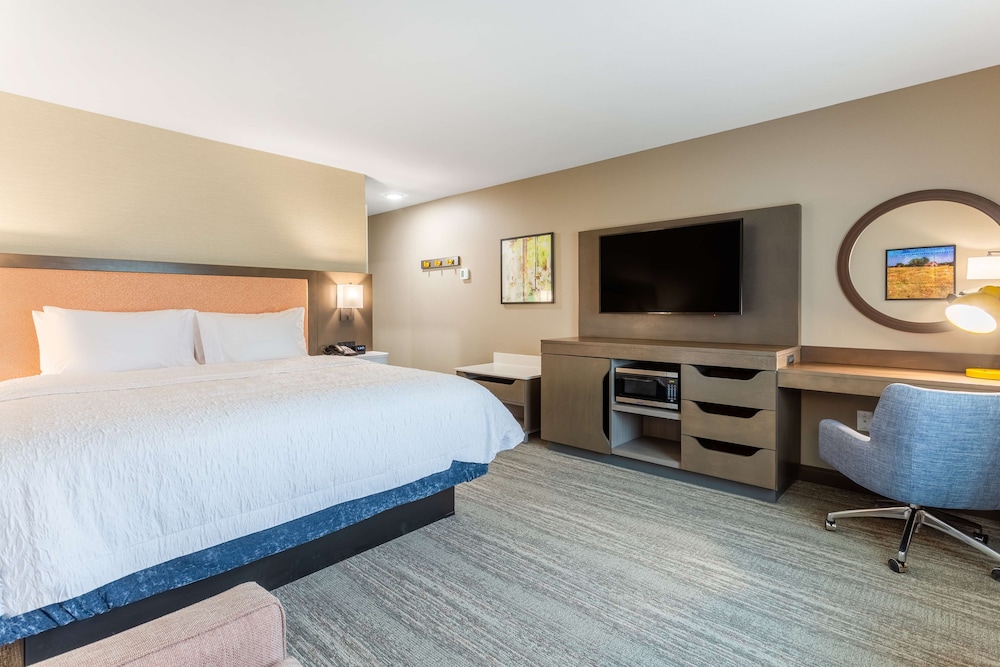 Hampton Inn and Suites Guymon - photo 12