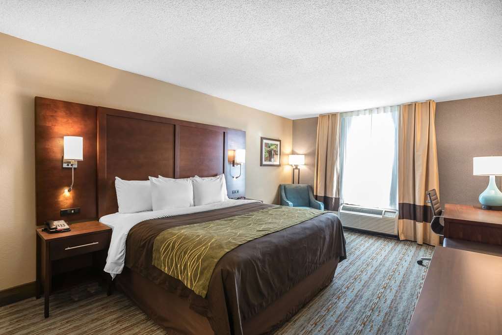 Comfort Inn Bay City Riverfront in Bay, United States