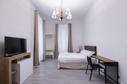 Elegante Quadrilocale Liberty in Zona Risorgimento — 4-Star Luxury Hotel in Milan, Italy