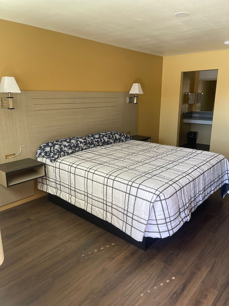 Mount Whitney Motel - photo 3