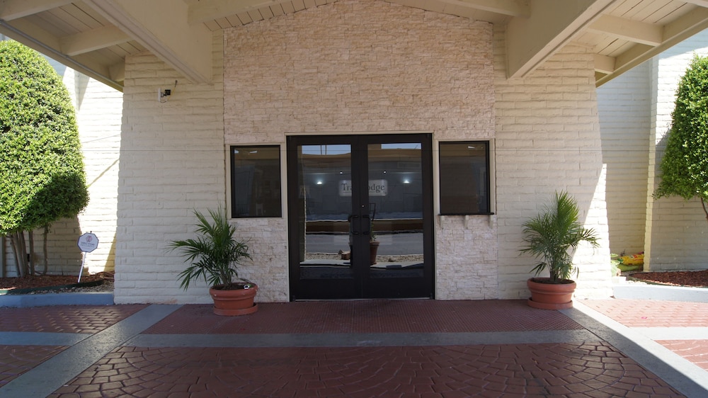 Travelodge by Wyndham North Richland Hills Dallas Ft Worth - photo 17