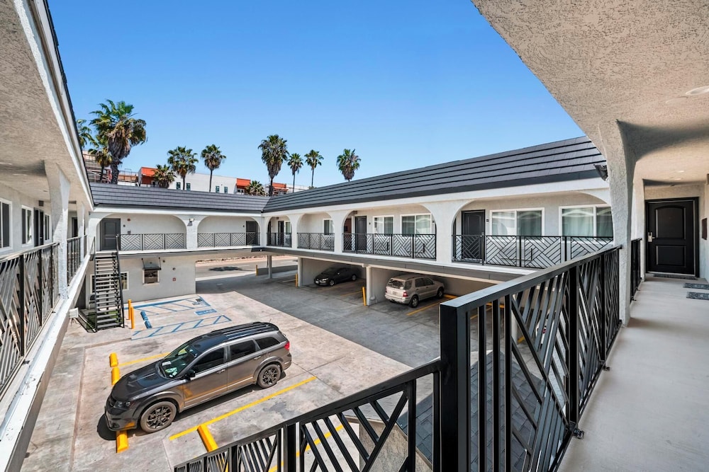 Hyland Inn Long Beach - photo 16