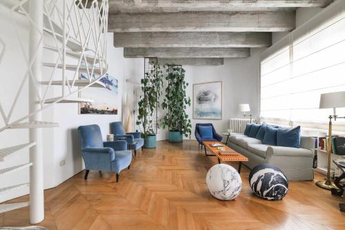 Luxury penthouse with rooftop terrace — 4-Star Luxury Hotel in Milan, Italy