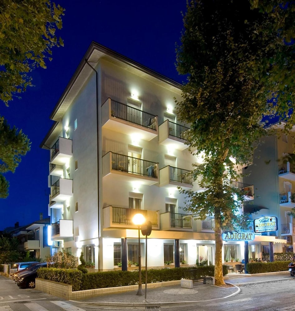 Hotel Adigrat — hotel in Riccione