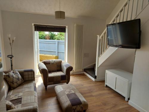 1 Bedroom House with Garden And Off Road Private Parking — 4-Star Luxury Hotel in Peterborough, United Kingdom