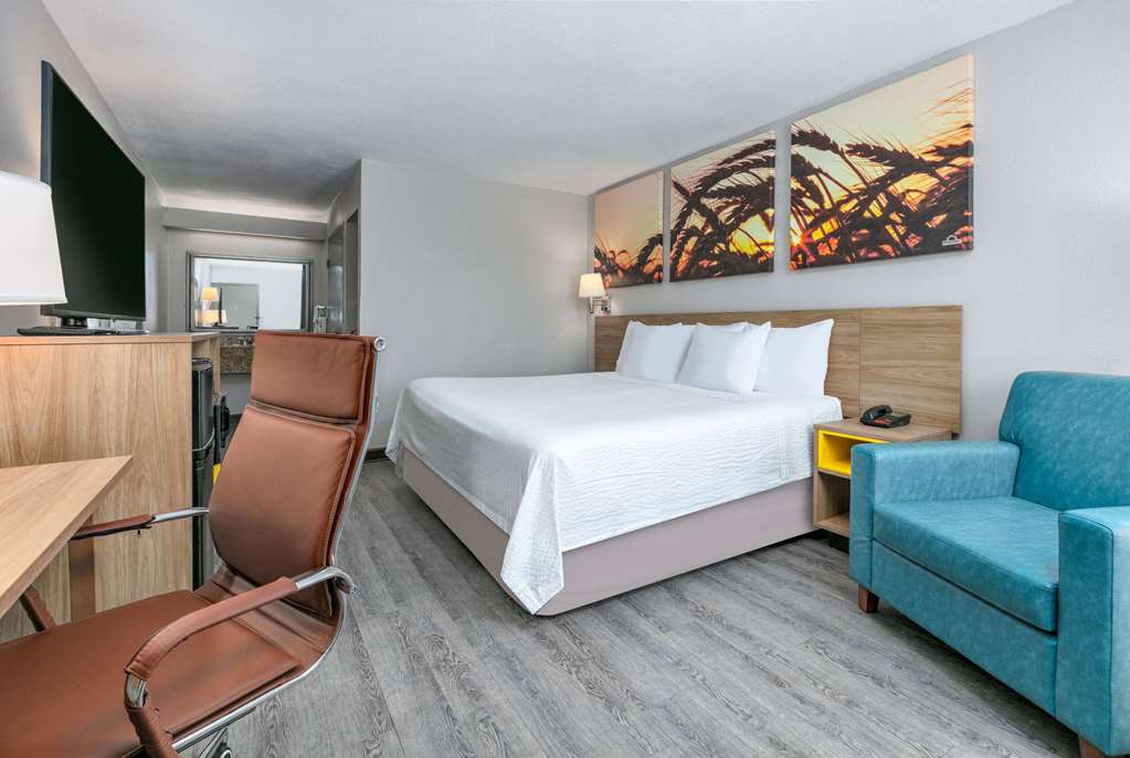 Days Inn by Wyndham Greenville MS - photo 30