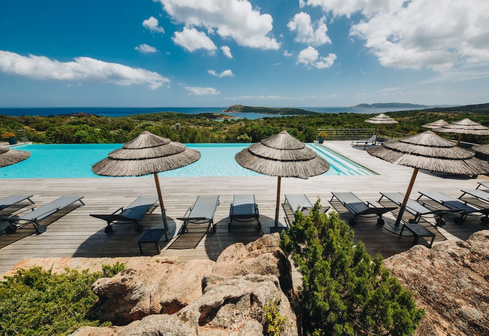 Les Terrasses de Rondinara — 4-Star Luxury Hotel in Bonifacio, France