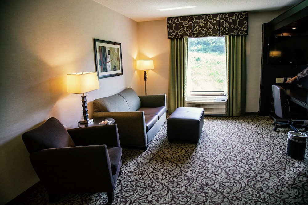 Hampton Inn & Suites Sharon - photo 30