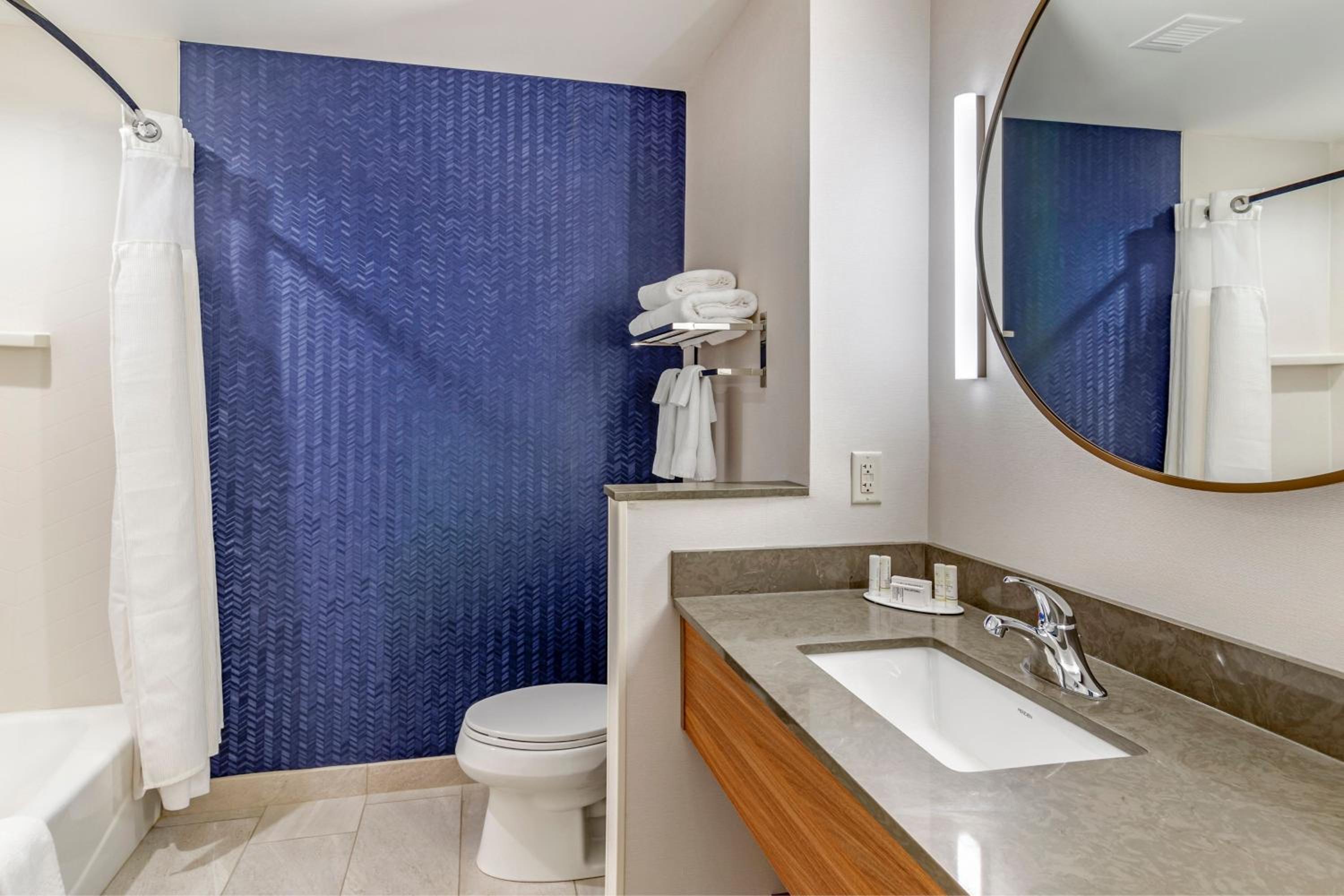 Fairfield Inn & Suites by Marriott Helen - photo 35