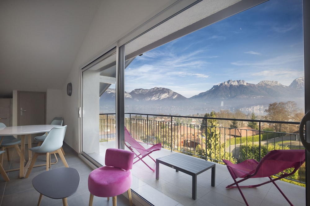 Appartement Mont Blanc Vue Lac — 4-Star Luxury Hotel in Sevrier, France