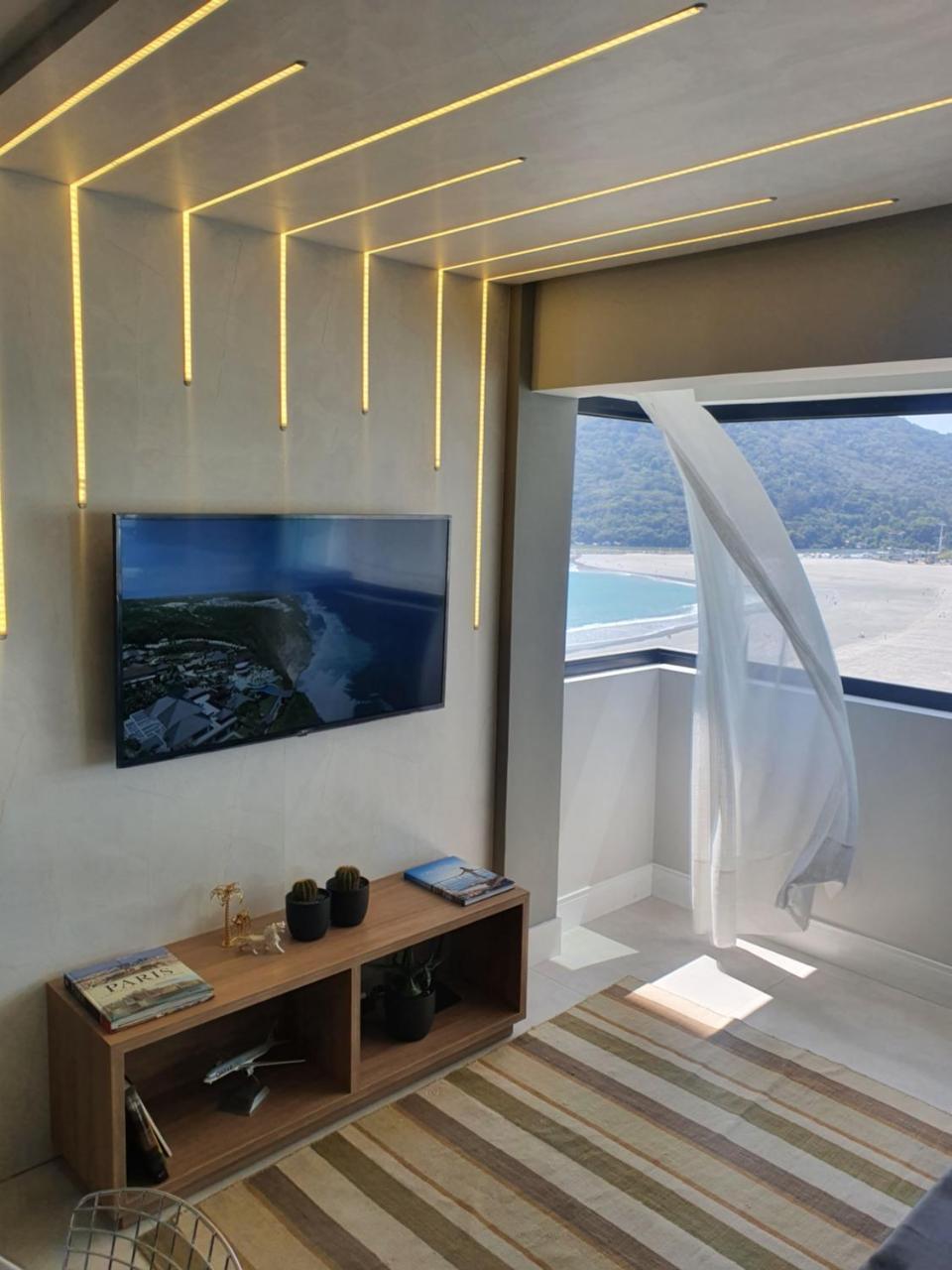 Lindo Apto Tudo Novinho Predio Frente Mar