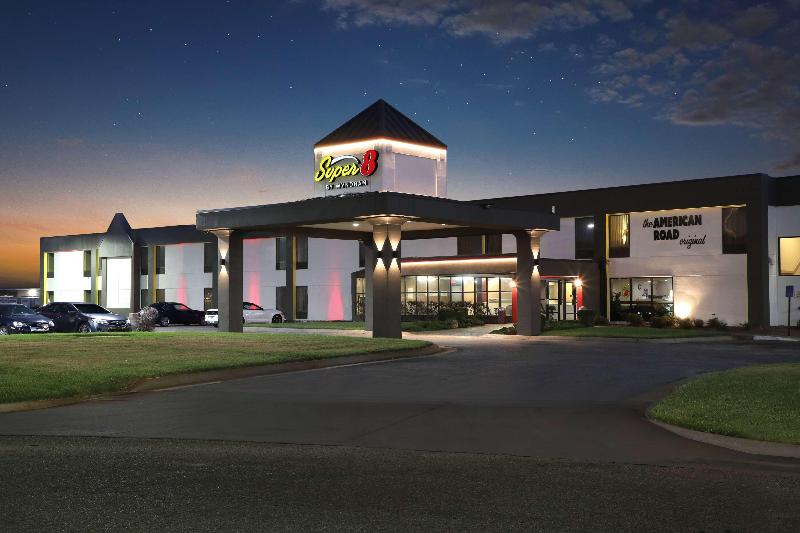 Super 8 by Wyndham Wichita South - photo 2