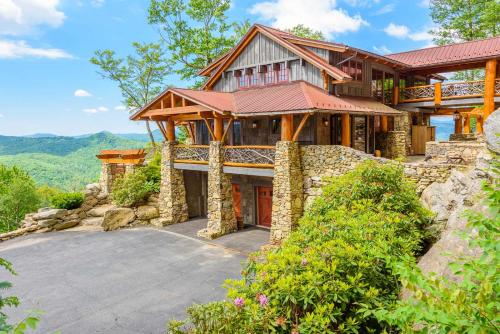 The Rock - carbon neutral hotel in Banner Elk